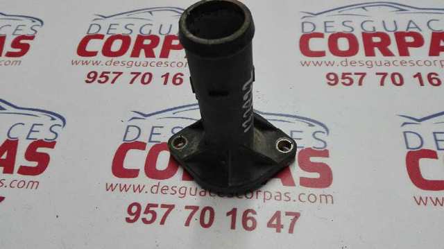 Flange do sistema de esfriamento (união em T) 038121121 VAG