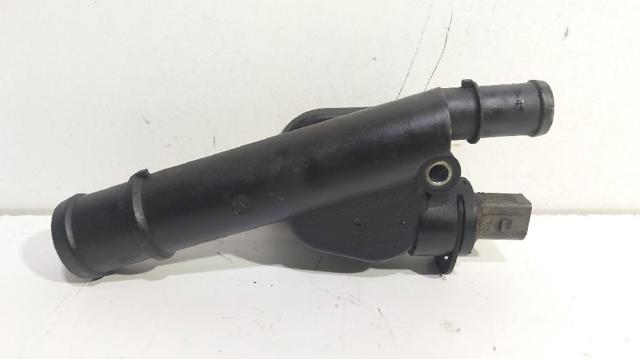 Flange do sistema de esfriamento (união em T) 038121132G VAG