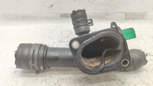 Flange do sistema de esfriamento (união em T) 038121133 VAG