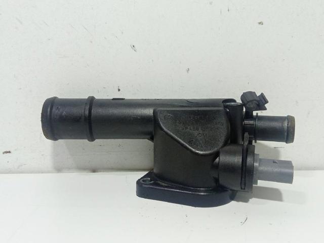 Flange do sistema de esfriamento (união em T) 03G121132 VAG