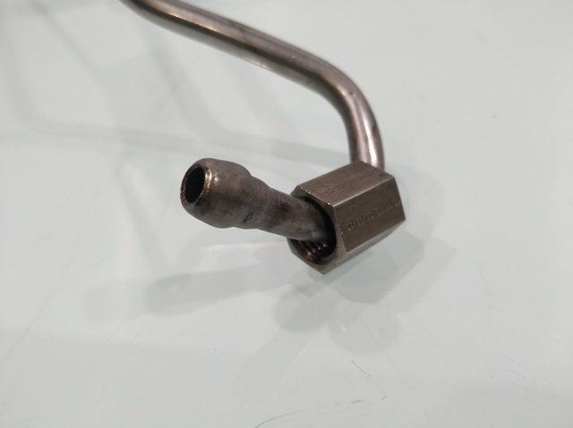 Tubo (mangueira) de fornecimento de óleo de turbina 03G145771B VAG