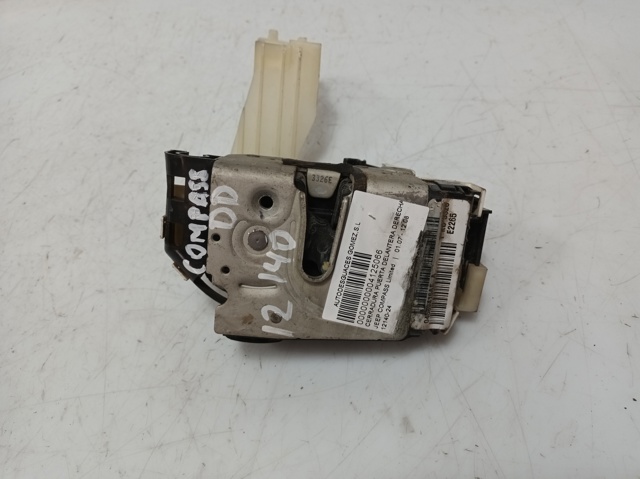 Fecho da porta dianteira direita 04589416AE CHRYSLER