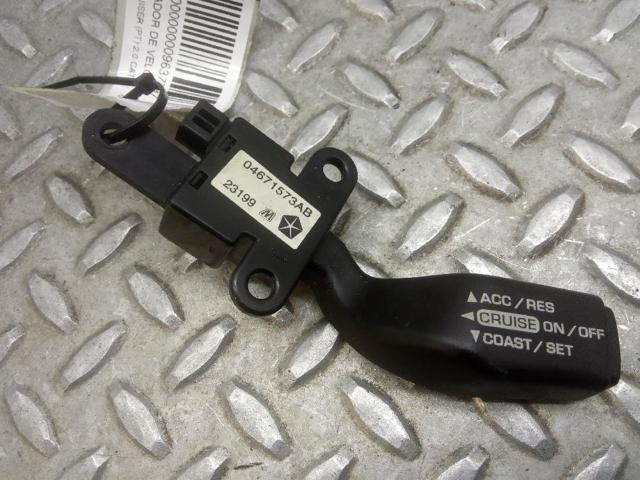 Braço oscilante inferior esquerdo de suspensão dianteira 04671573AB CHRYSLER
