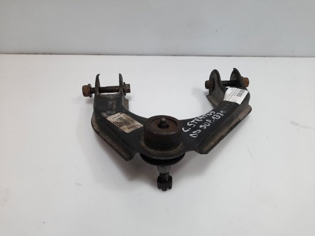 Braço oscilante superior direito de suspensão dianteira 04764408 CHRYSLER