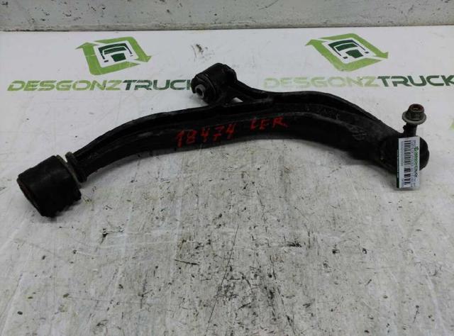 Braço oscilante inferior direito de suspensão dianteira 04766542AD CHRYSLER