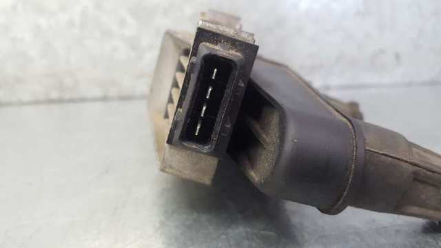 047905104 VAG