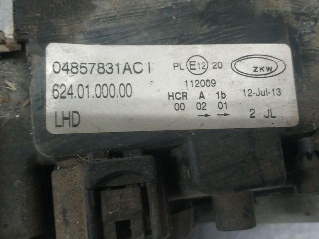 Luz esquerda 04857831AC CHRYSLER