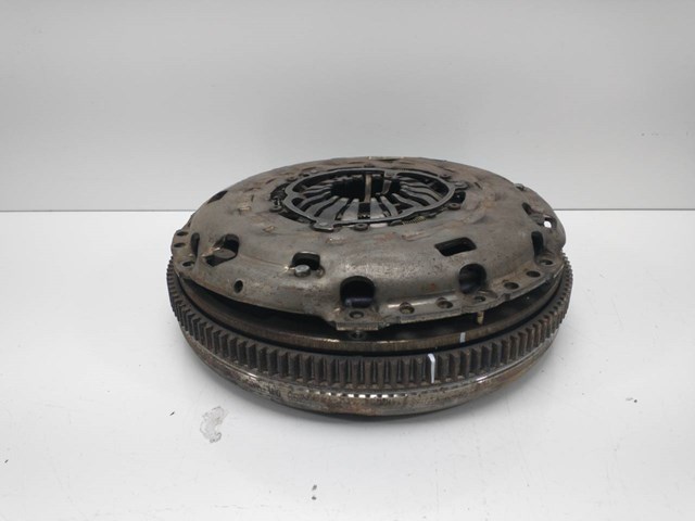 04L141015E VAG