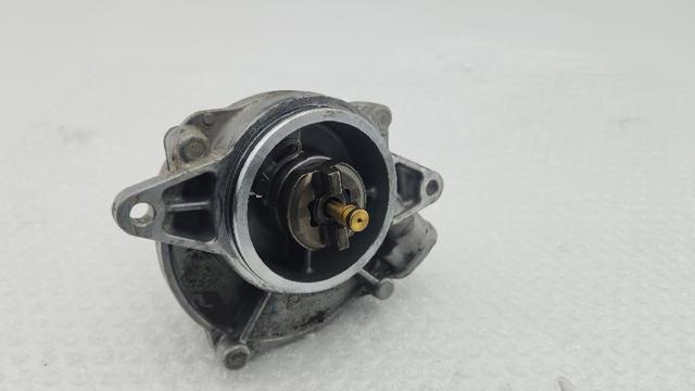 Bomba a vácuo 057145100AE VAG