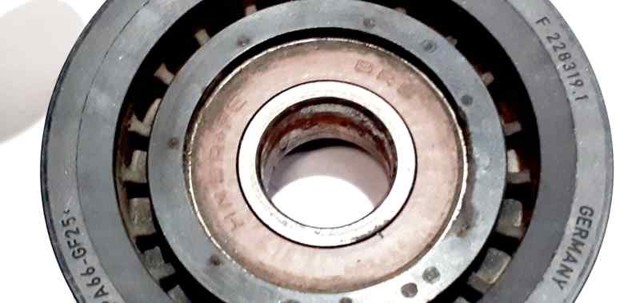 Rolo parasita da correia de transmissão 059903341E VAG