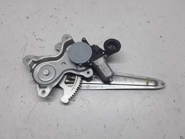 Motor de acionamento de vidro da porta dianteira direita 0620401760 TOYOTA