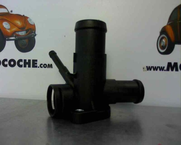 Flange do sistema de esfriamento (união em T) 068121132B VAG