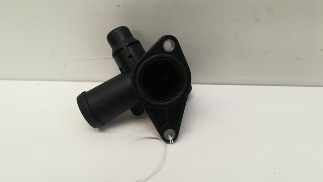 Flange do sistema de esfriamento (união em T) 06B121132E VAG
