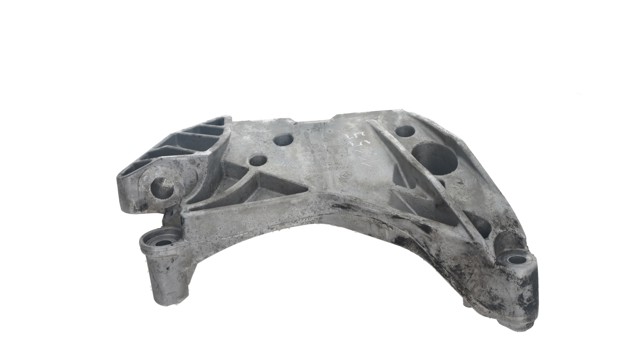 Consola de coxim (apoio) direita de motor 06J199207P VAG