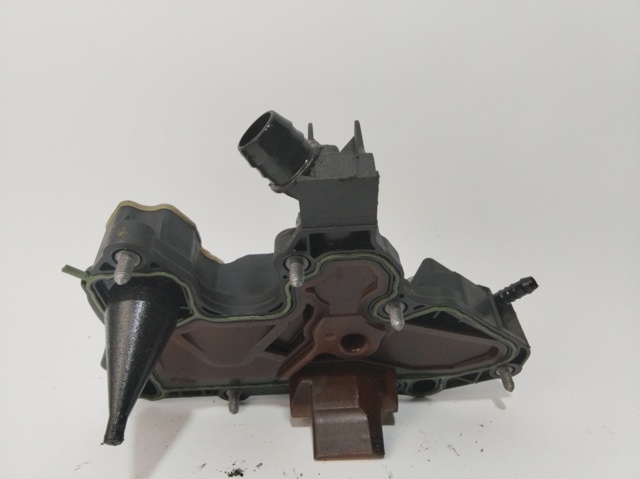 Separador de óleo (separador) do sistema de ventilação de cárter 06K103495AG VAG