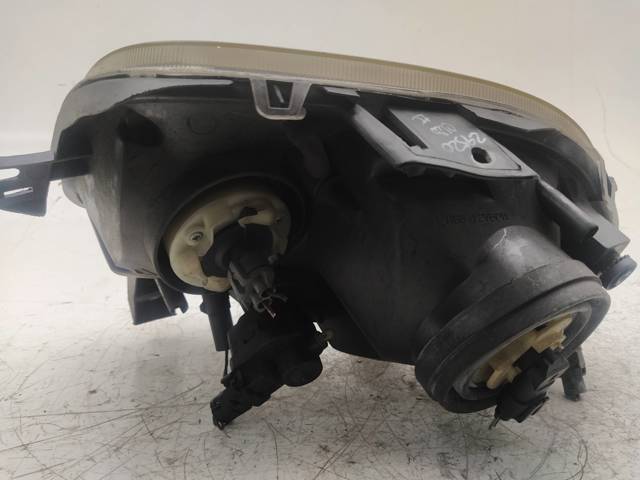 Luz direita 085511136R RENAULT