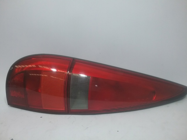 Lanterna traseira esquerda 087251 RENAULT
