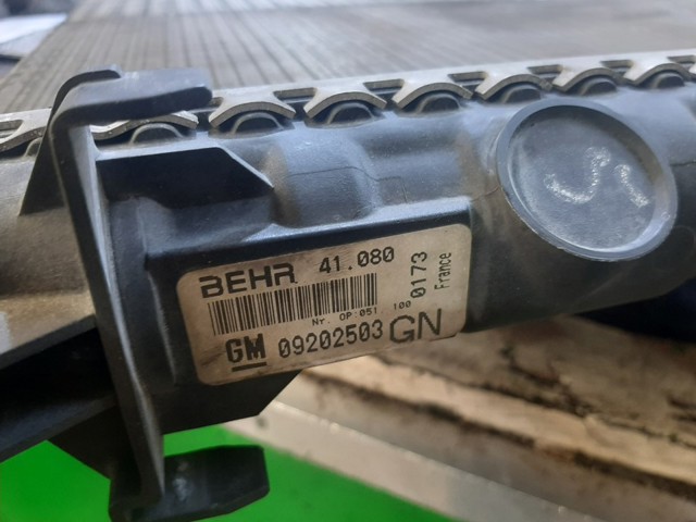 Radiador de esfriamento de motor 09202503 OPEL