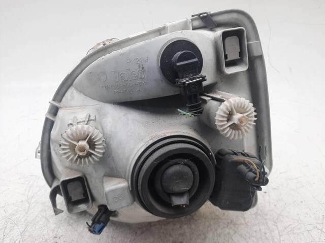 Luz direita 09204188 OPEL