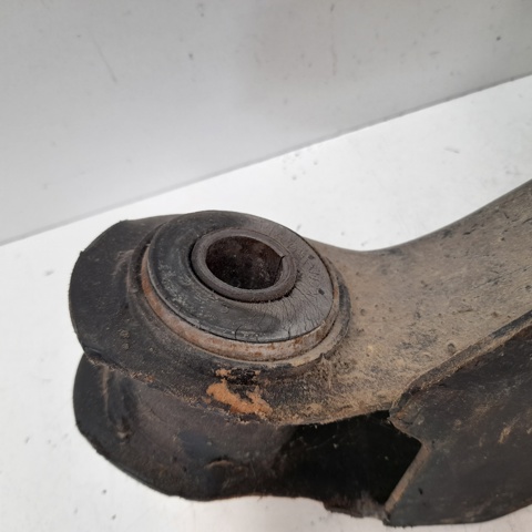 Braço oscilante inferior esquerdo/direito de suspensão dianteira 0K01134300E HYUNDAI