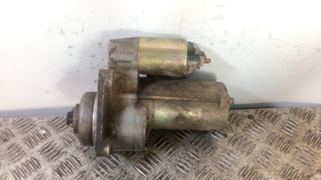 Motor de arranco 0K60118400 HYUNDAI