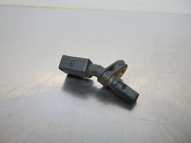 Sensor ABS dianteiro direito 10071150823 VAG