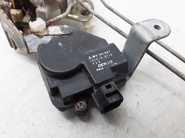 Fecho da porta traseira esquerda 1015280110 MITSUBISHI