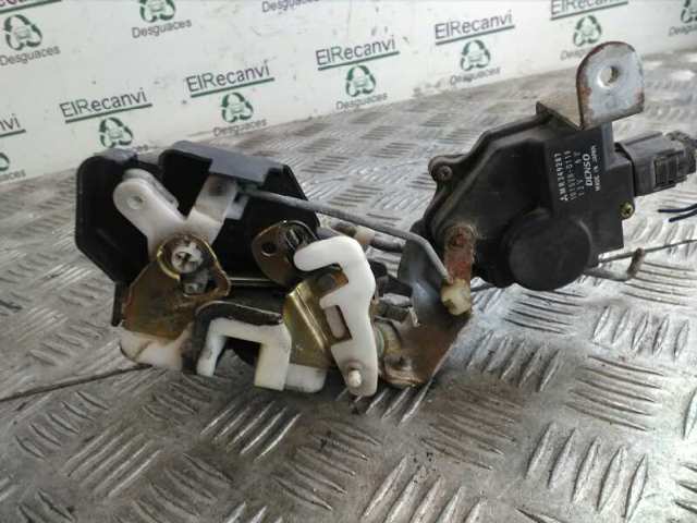 Fecho da porta traseira esquerda 1015280110 MITSUBISHI