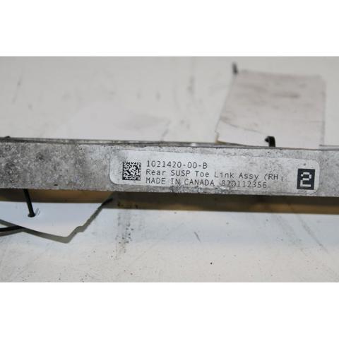 Braço oscilante superior esquerdo/direito de suspensão traseira 102142000B TESLA