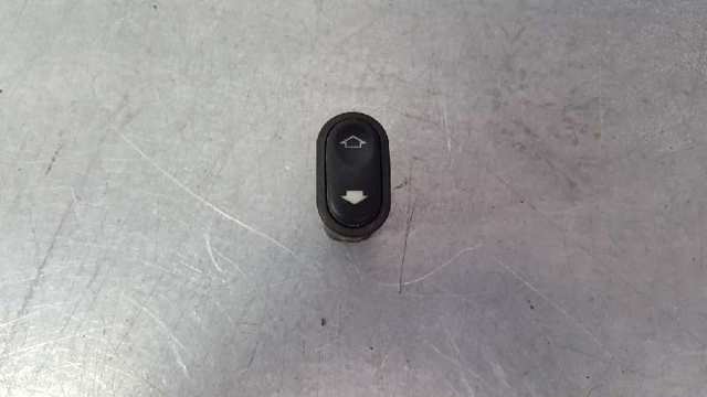1027749 Ford