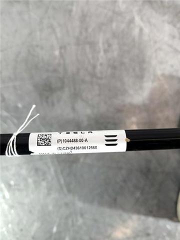 Tesla Model 3  (2016-2026)