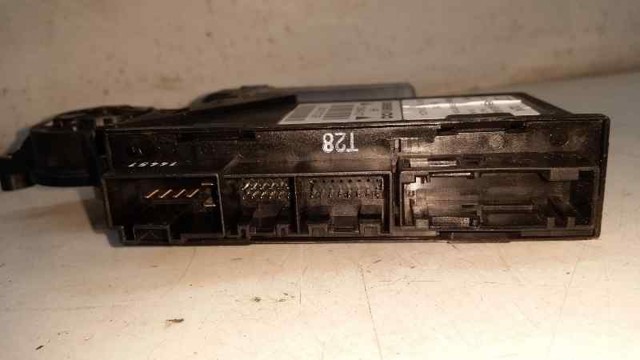 Motor de acionamento de vidro da porta traseira direita 105849107 VAG