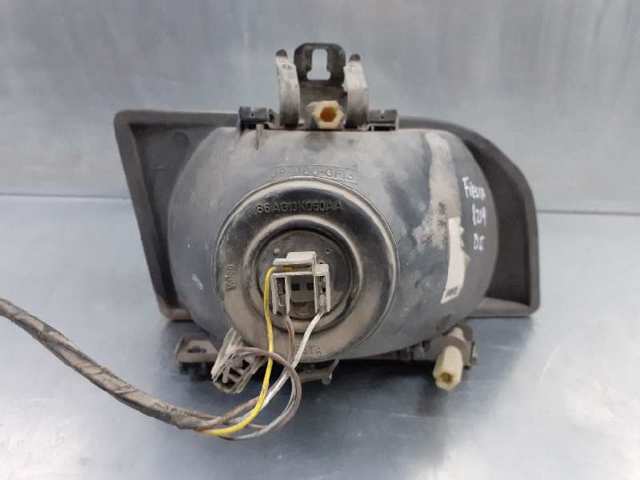 Luz esquerda 1062430 FORD