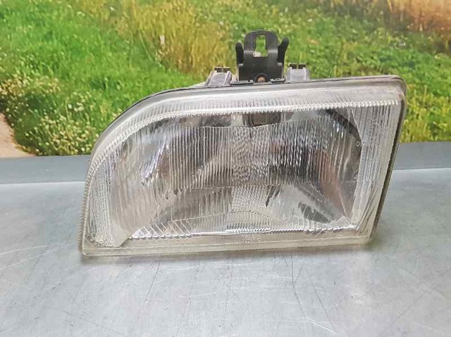 Luz esquerda 1062430 FORD