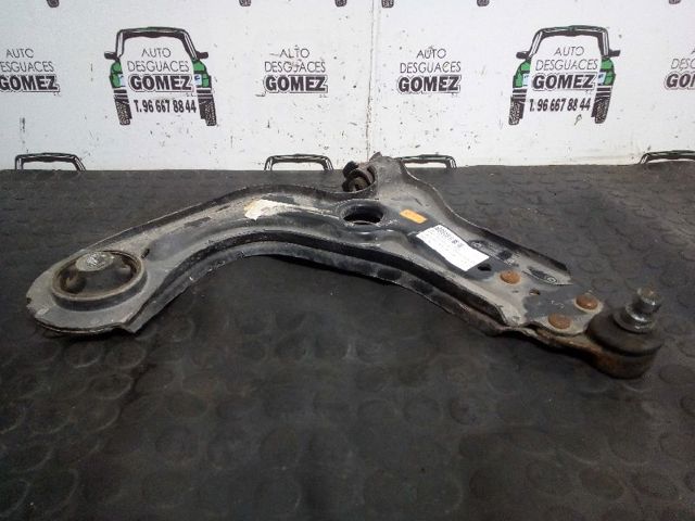 Braço oscilante inferior direito de suspensão dianteira 1063236 FORD