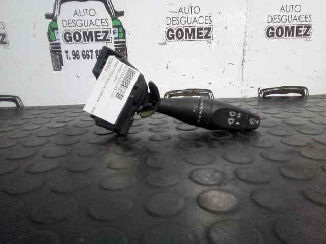 Comutador direito instalado na coluna da direção 1093426 FORD
