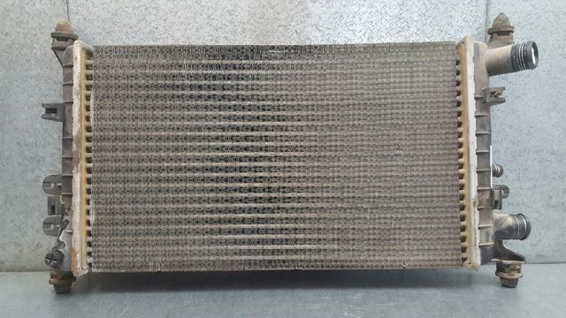 Radiador de esfriamento de motor 1106768 FORD