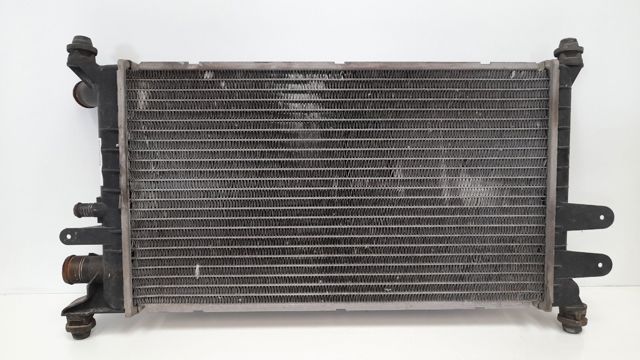 Radiador de esfriamento de motor 1106768 FORD