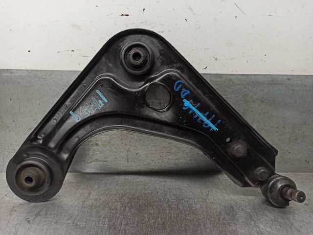 Braço oscilante inferior direito de suspensão dianteira 1111411 FORD