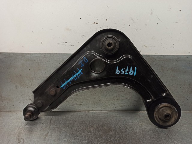 Braço oscilante inferior esquerdo de suspensão dianteira 1111413 FORD