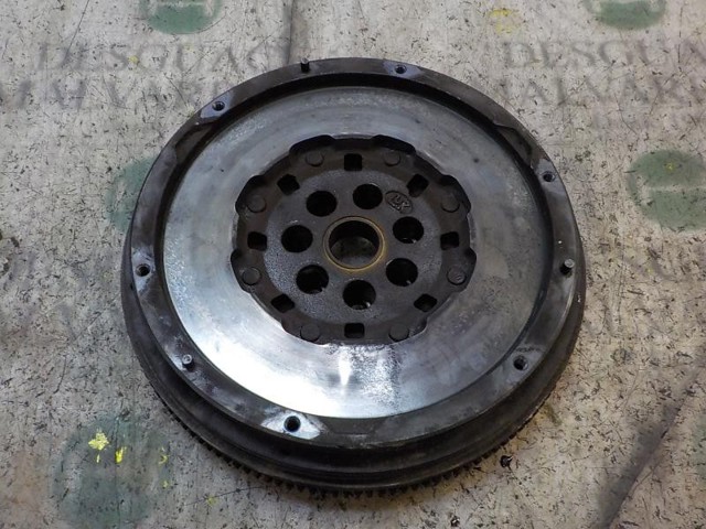 Volante de motor 1120A202 MITSUBISHI