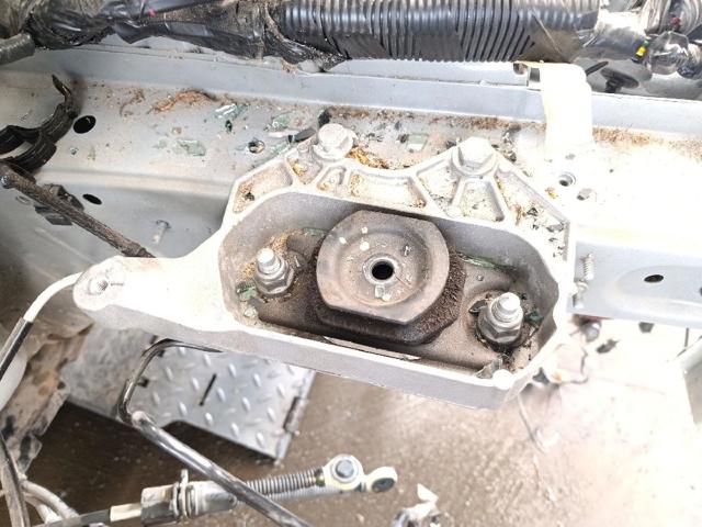 Coxim (suporte) esquerdo de motor 112205217R RENAULT