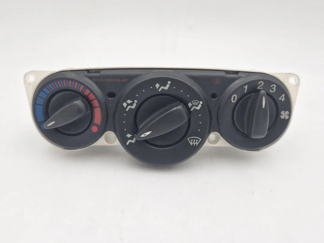 1131256 Ford