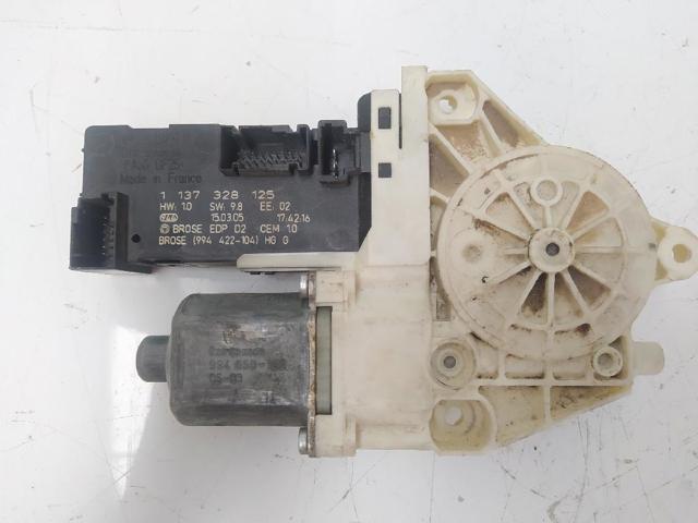 Motor de acionamento de vidro da porta dianteira esquerda 1137328125 PEUGEOT