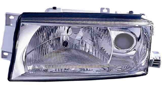 Luz direita 11861604 VAG