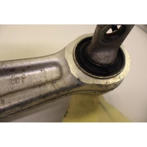 Braço oscilante inferior esquerdo/direito de suspensão dianteira 118834100C TESLA