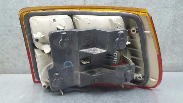 Lanterna traseira esquerda 1223977 OPEL