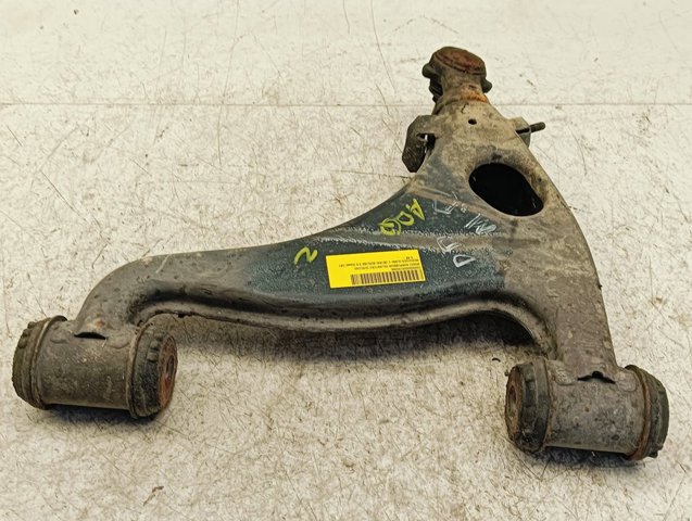 Braço oscilante inferior esquerdo de suspensão dianteira 1243303007 MERCEDES