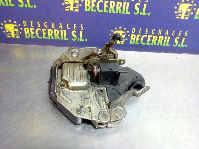 Fecho da porta dianteira esquerda 1247200935 MERCEDES
