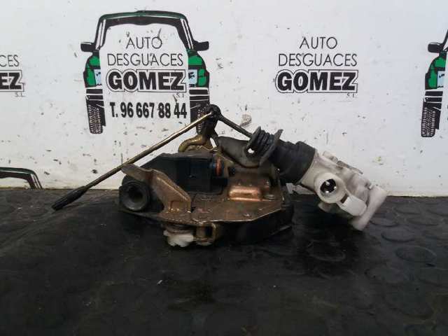 Fecho da porta dianteira direita 1247201235 MERCEDES